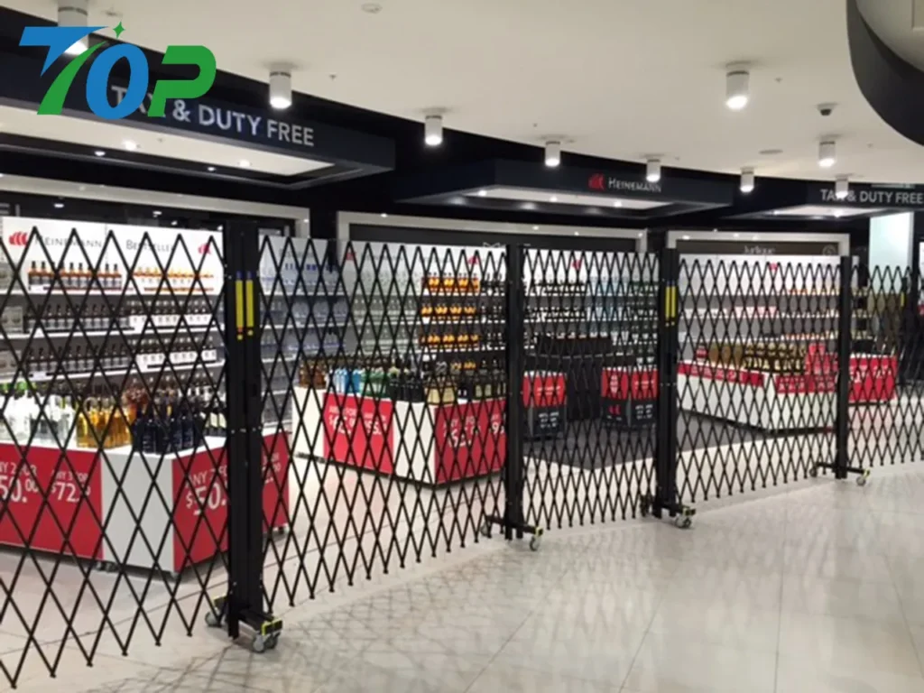 安定感抜群なロック機能付きキャスターの拡大写真。強風でも倒れにくい重厚設計。