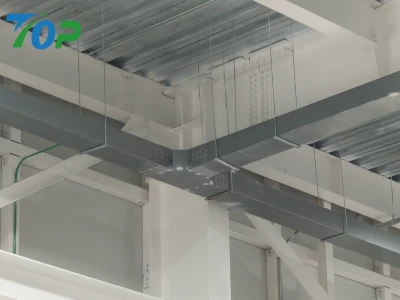 トラフ型ケーブルトレイ（密閉型）｜防塵・高耐食・高強度｜通信機房・工場向けBtoBケーブル保護